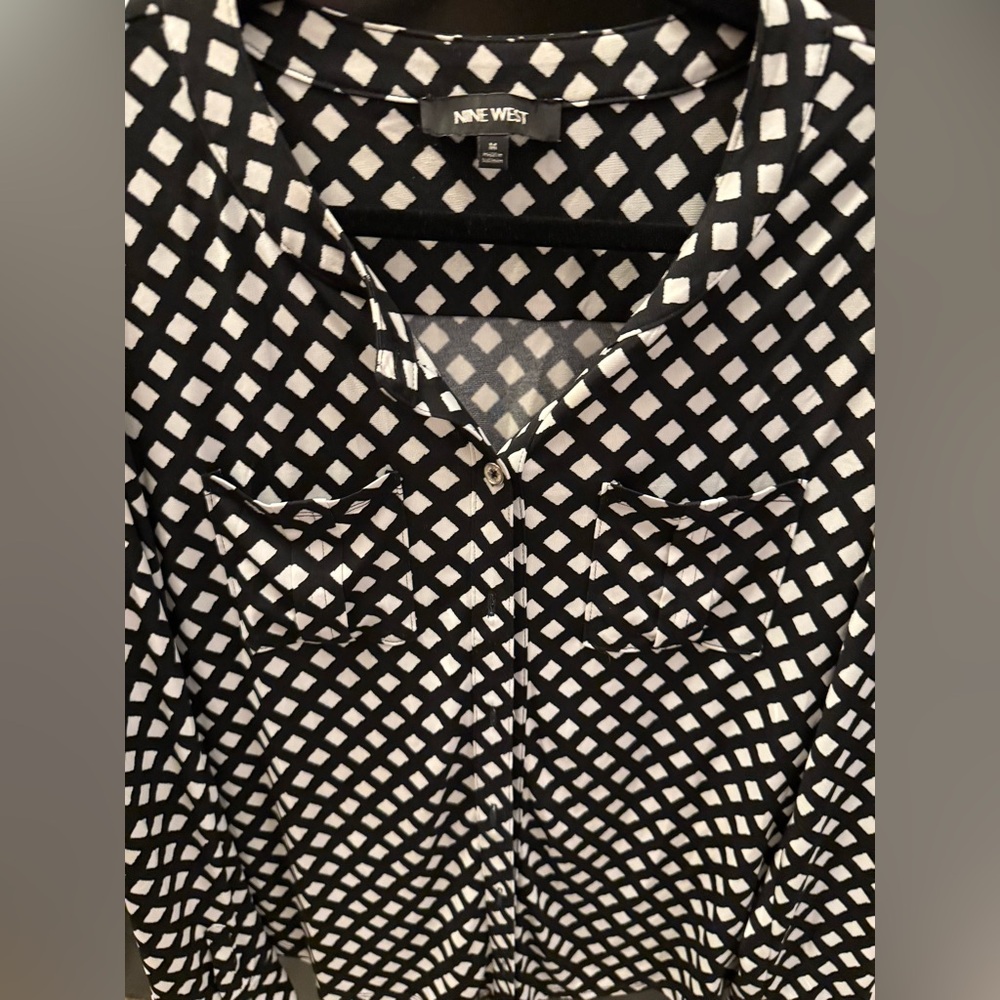 Patterned Blouse - Picture 2 of 3